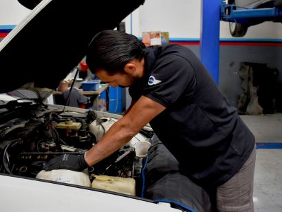 taller de mantenimiento para carros